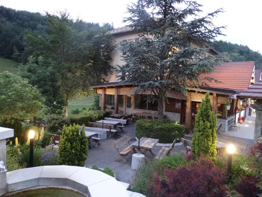 Hotel Du Col De La Machine Saint-Jean-en-Royans Buitenkant foto