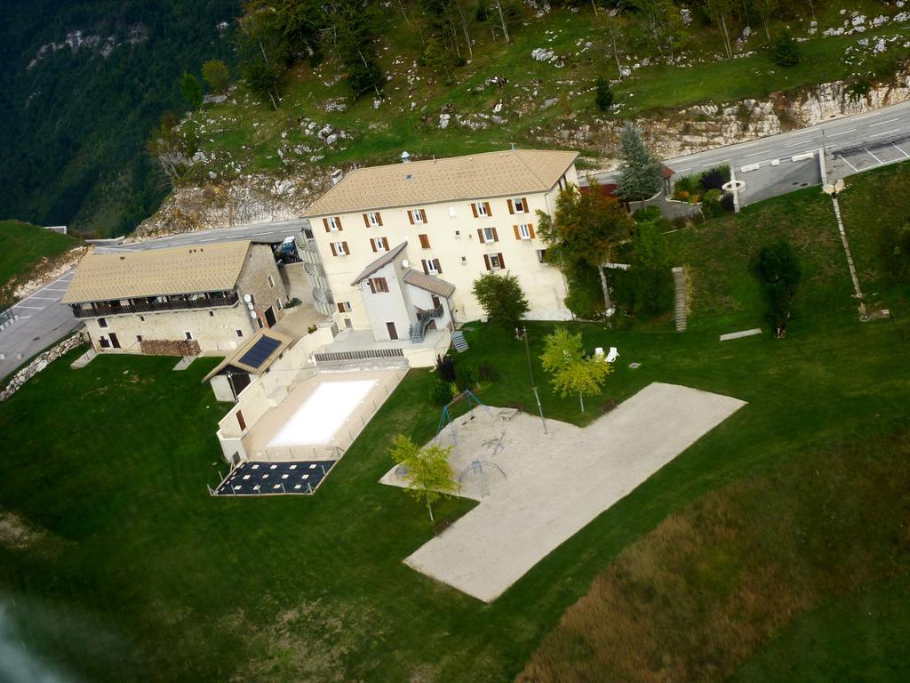 Hotel Du Col De La Machine Saint-Jean-en-Royans Buitenkant foto